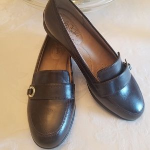 Size 7.5 Lifestride loafers